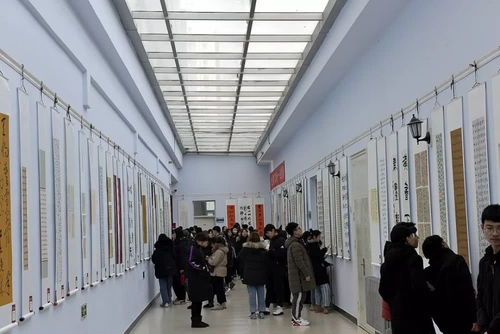 打磨精品把作业做成作品 美术与设计学院书法学专业举办书法作品展